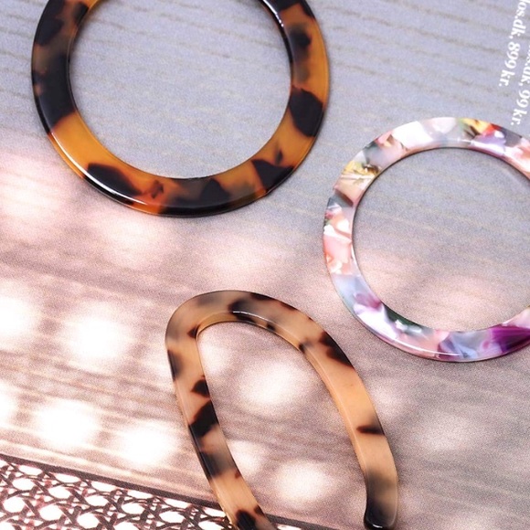 ✨NWT Acrylic Resin Hoop Earrings (Set or Separate) - Picture 6 of 6